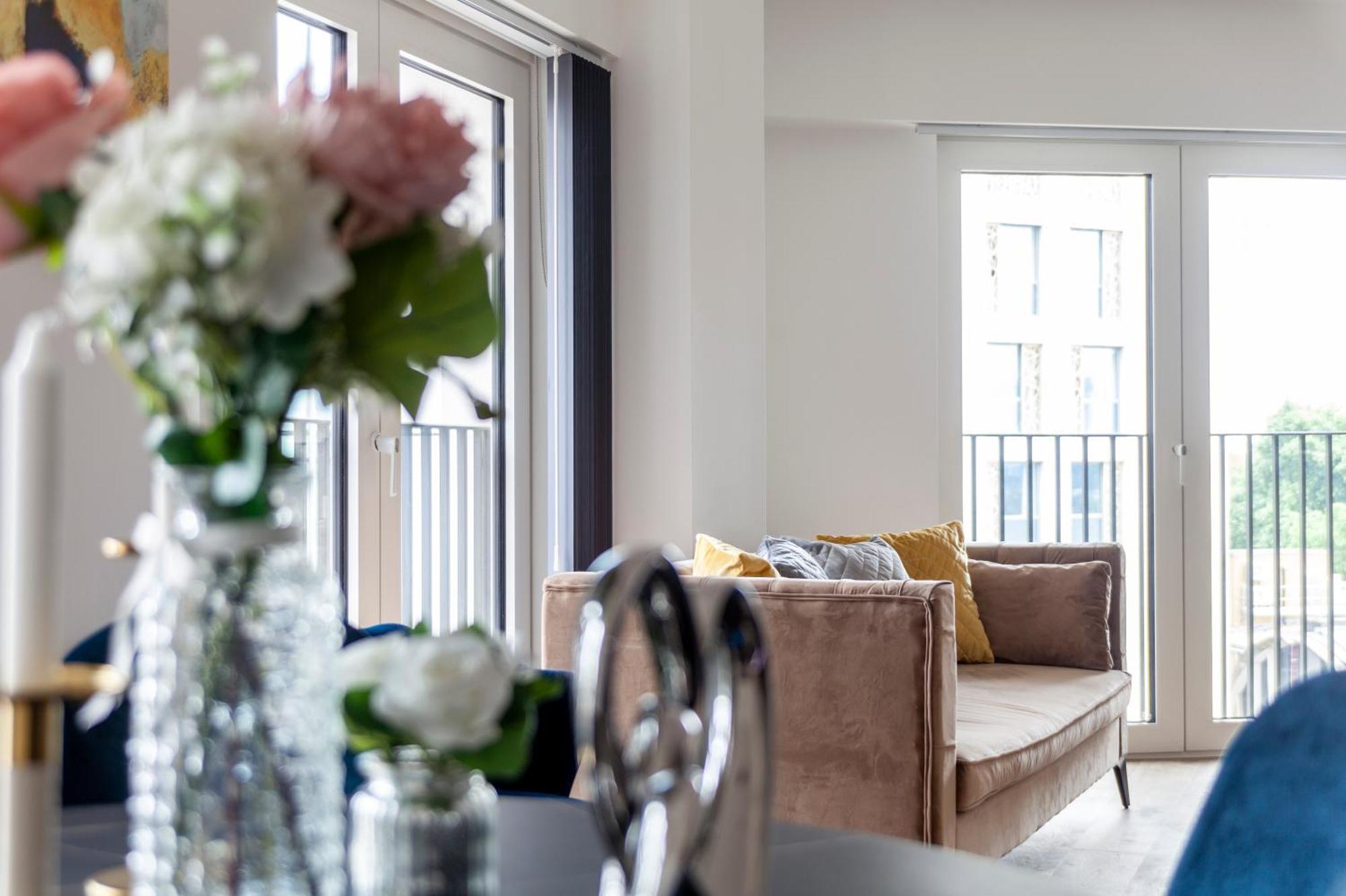 Stylish 2bdr Flat, Comm Garden I Smarthost Appartement *